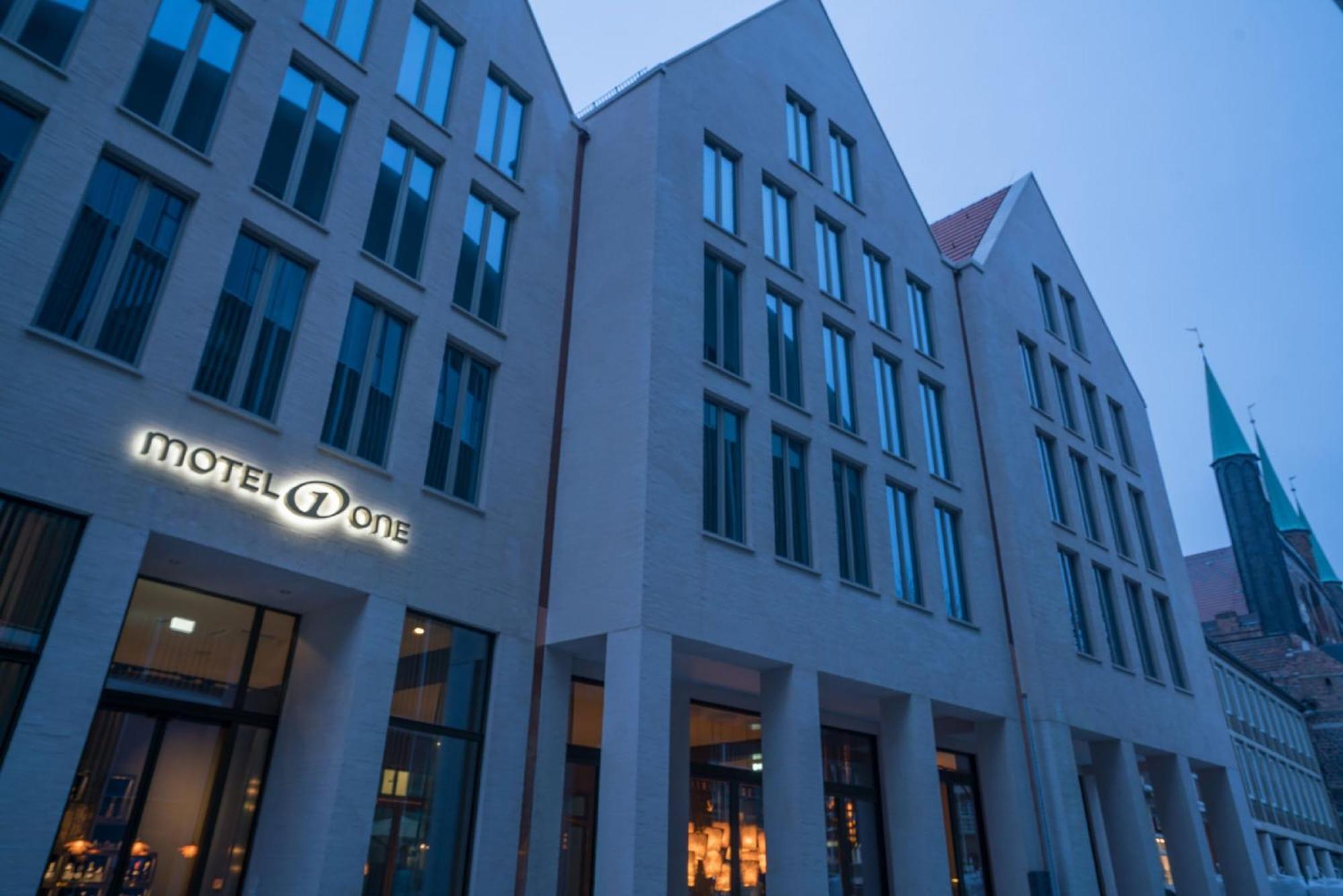Motel One Luebeck Esterno foto